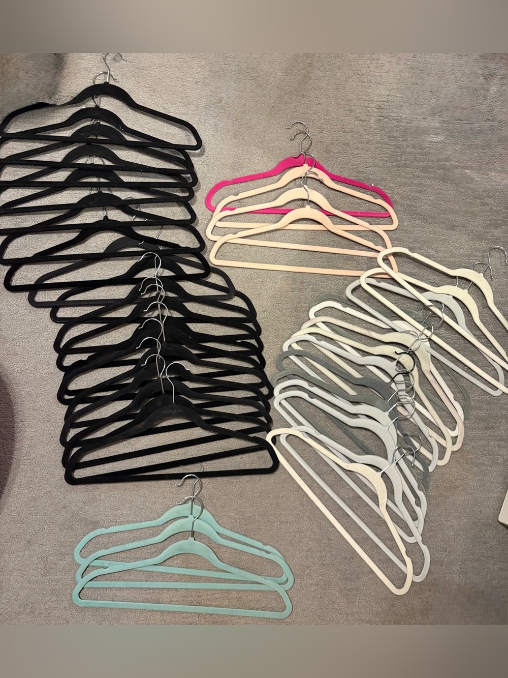 279- #40 velvet hangers